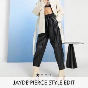 Tapered leather pants (black)